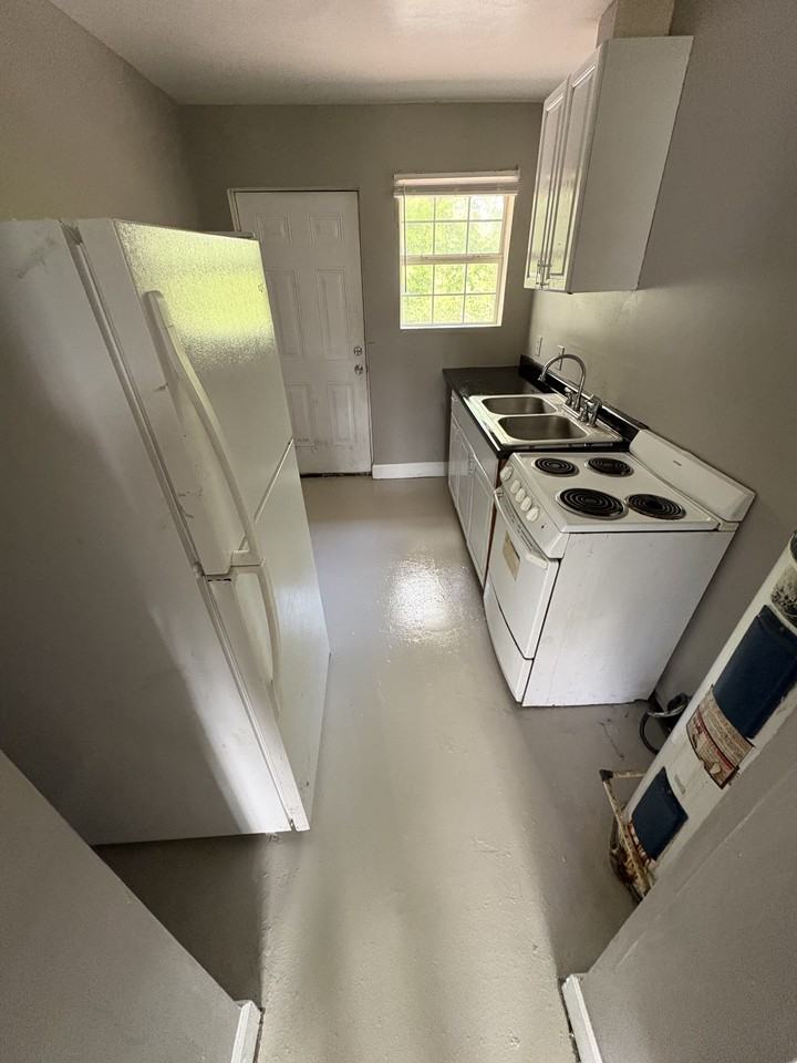 455 Pursley Street - Photo 7 of 50