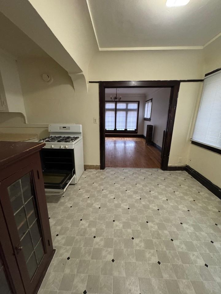 823 South 23rd Street - Photo 3 of 8