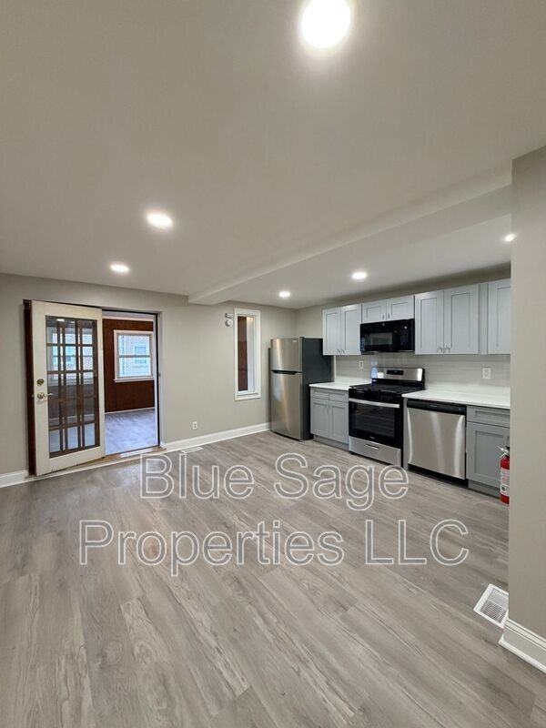 402 Rively Ave - Photo 6 of 30