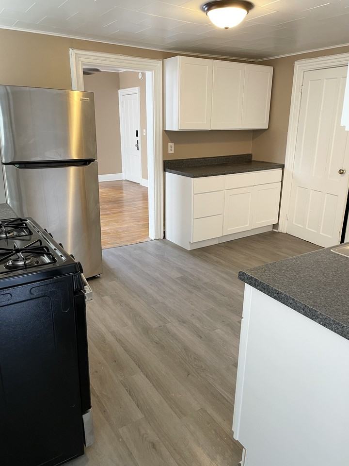 1501-1505 5th Avenue - Photo 5 of 14