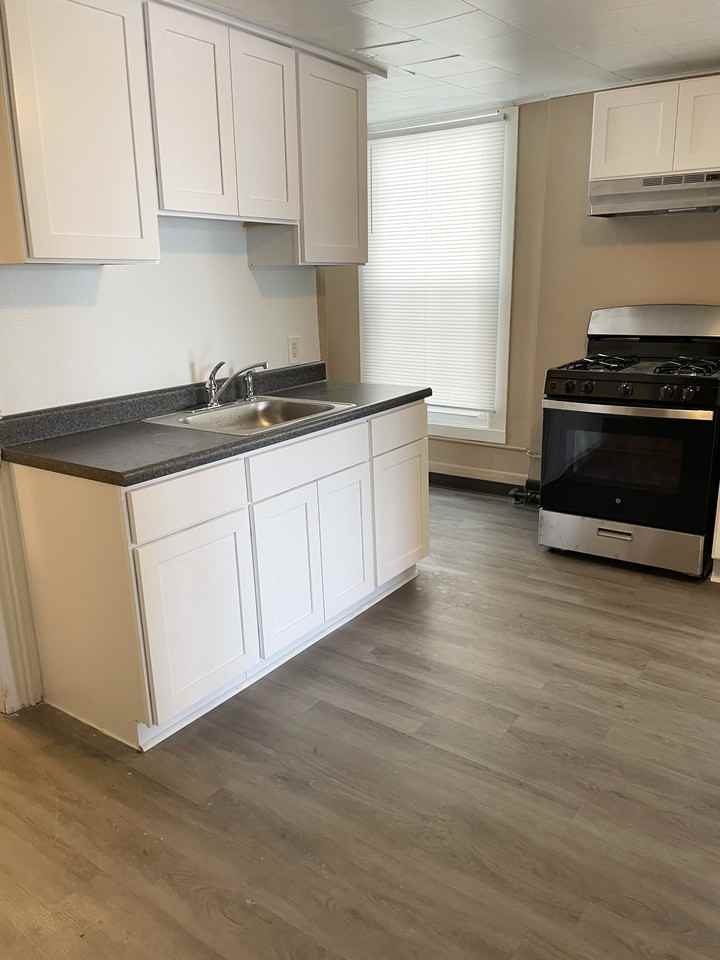 1501-1505 5th Avenue - Photo 6 of 14