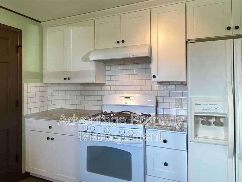 1410 Powell St Se - Photo 5 of 22