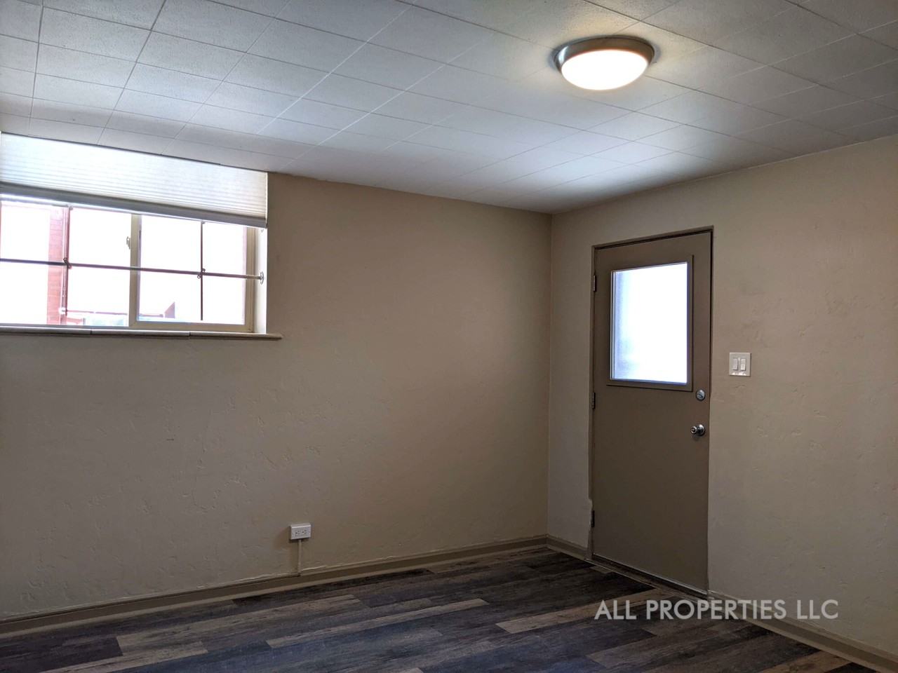 1613 York St - Photo 7 of 35