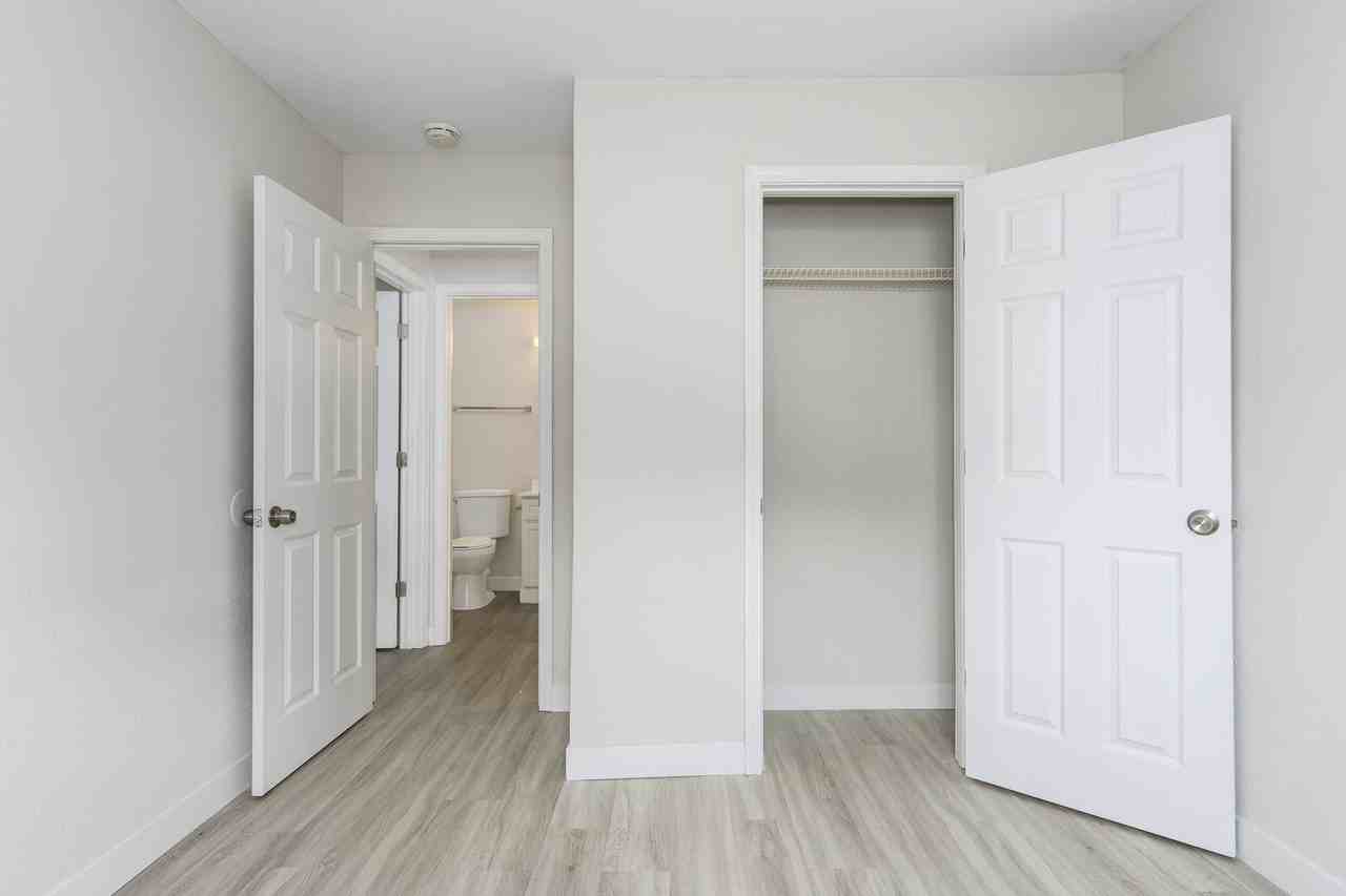 Oak Park Apartments - Photo 6 of 25