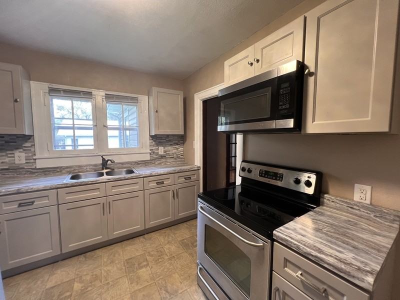 4021 Porter Ave - Photo 4 of 9