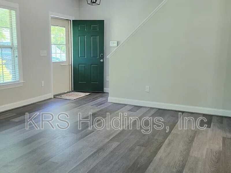 750 Sycamore Springs Dr - Photo 3 of 8