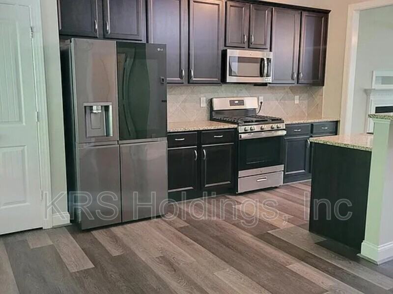 750 Sycamore Springs Dr - Photo 5 of 8