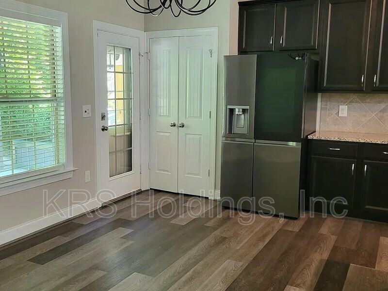 750 Sycamore Springs Dr - Photo 6 of 8