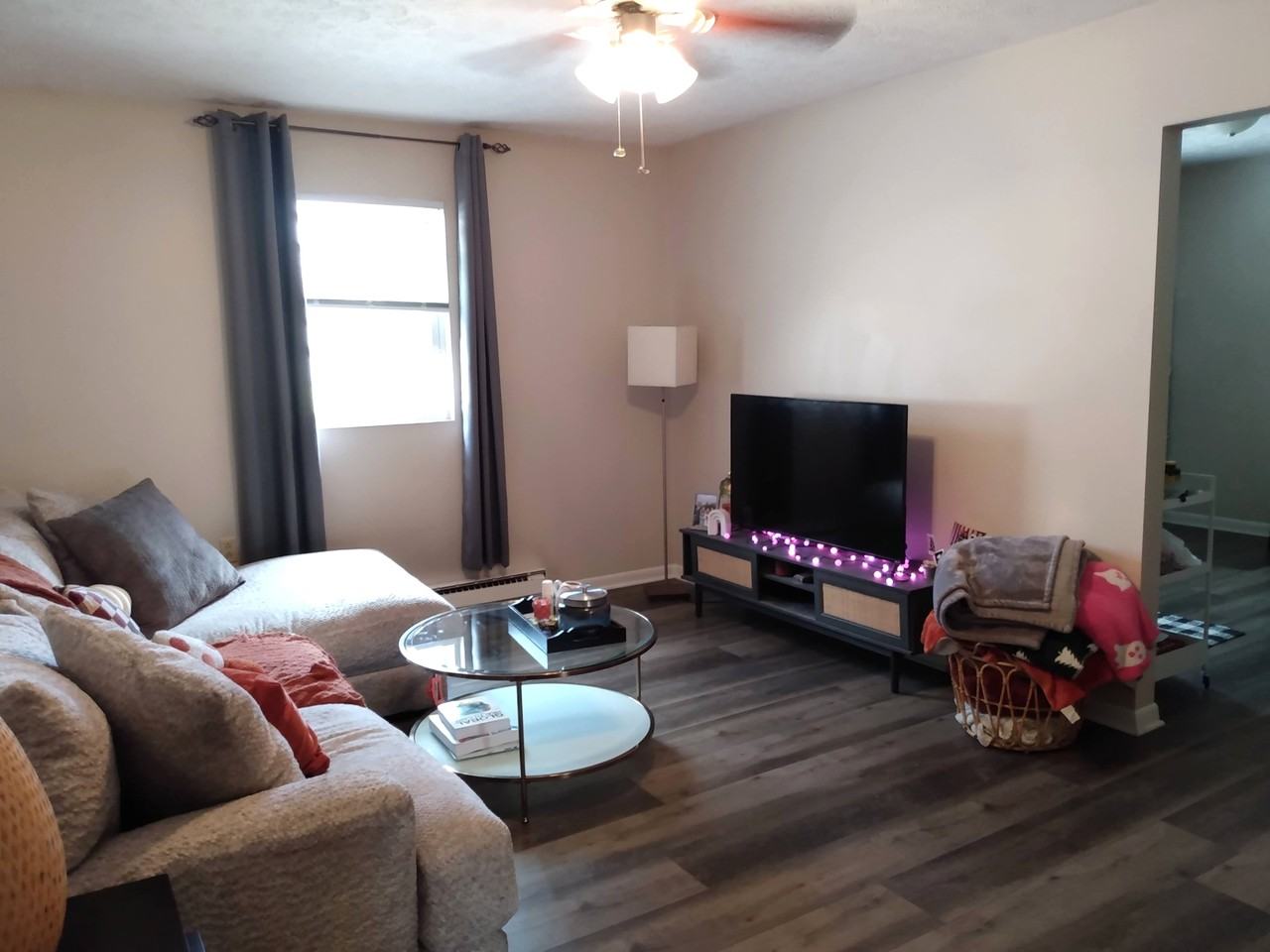 861 Buchanan Trail East - Photo 3 of 12