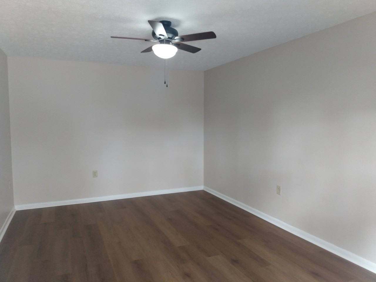 861 Buchanan Trail East - Photo 7 of 12