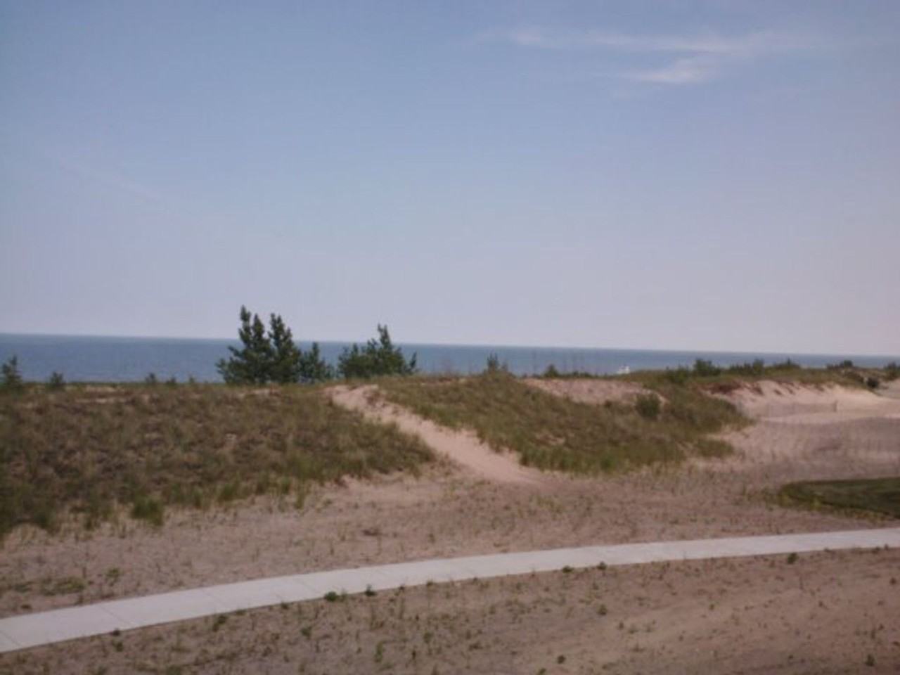 Marquette Apartments East-MASTER - Photo 2 of 27