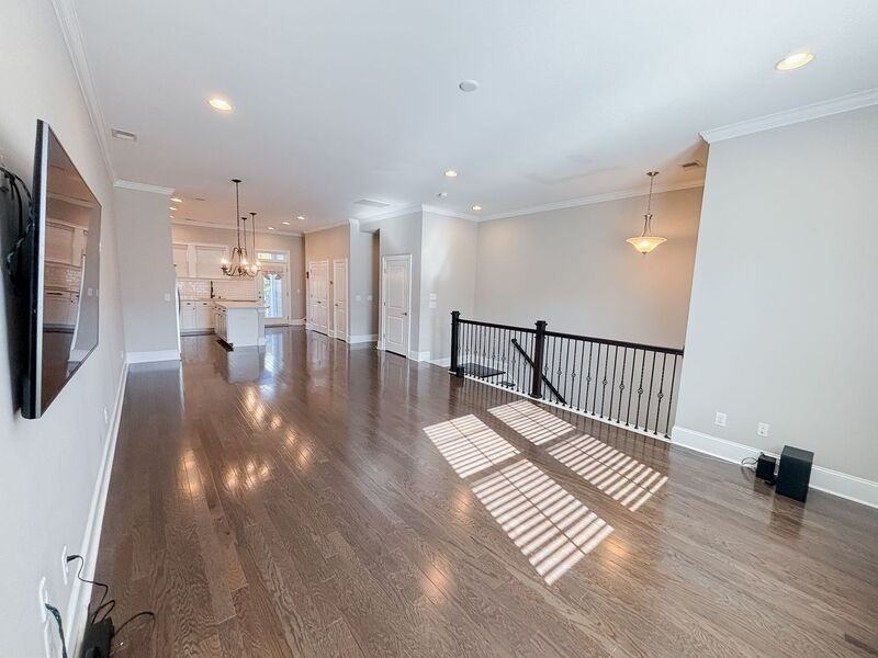 1028 Bowman Woods Dr - Photo 4 of 36