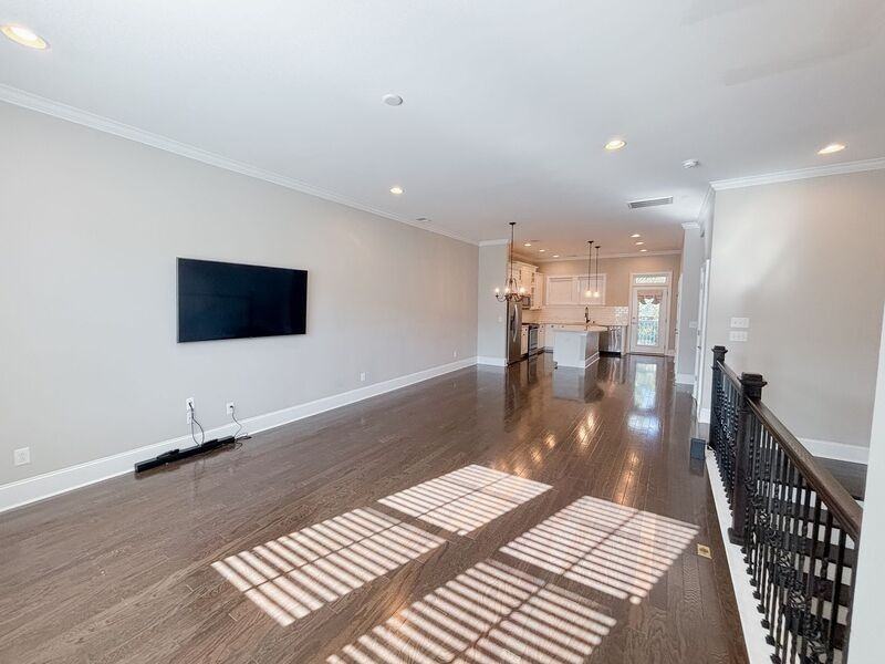 1028 Bowman Woods Dr - Photo 5 of 36