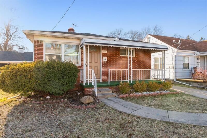 4431 Caroline Ave - Photo 2 of 24