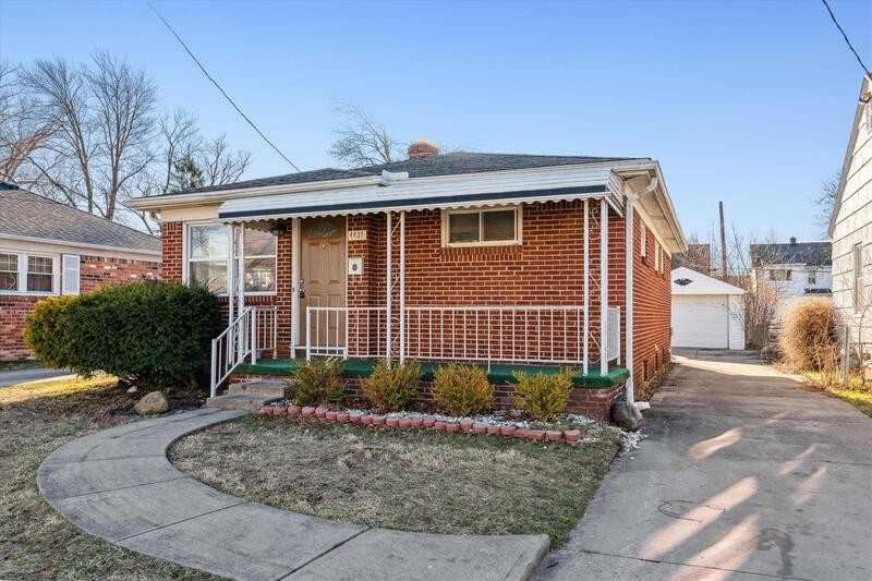 4431 Caroline Ave - Photo 3 of 24