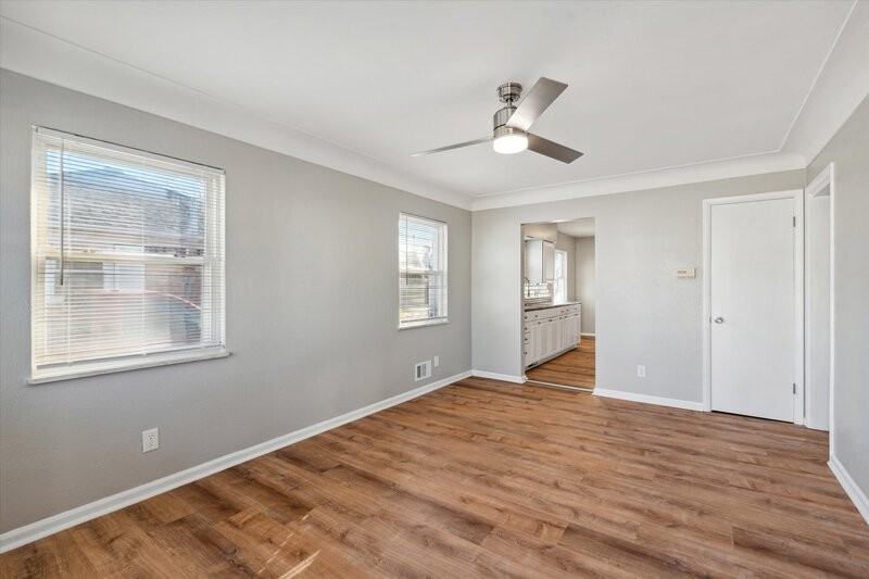 4431 Caroline Ave - Photo 5 of 24