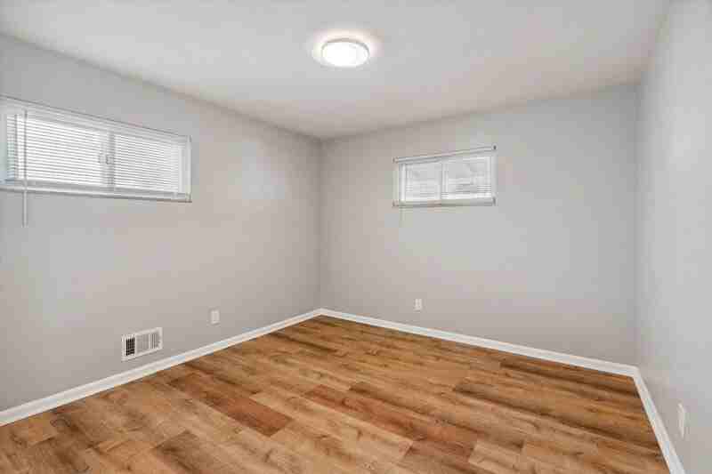 4431 Caroline Ave - Photo 7 of 24