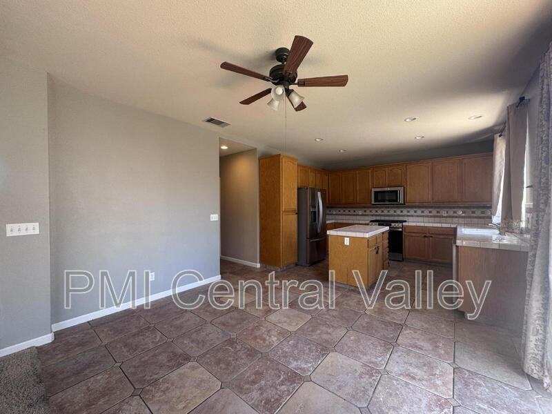 2044 London Ave - Photo 7 of 38