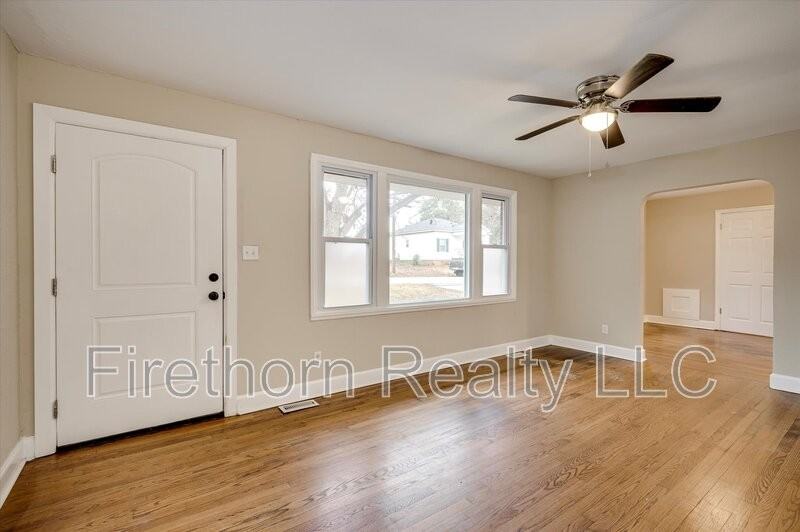 116 Kirby Dr - Photo 3 of 24