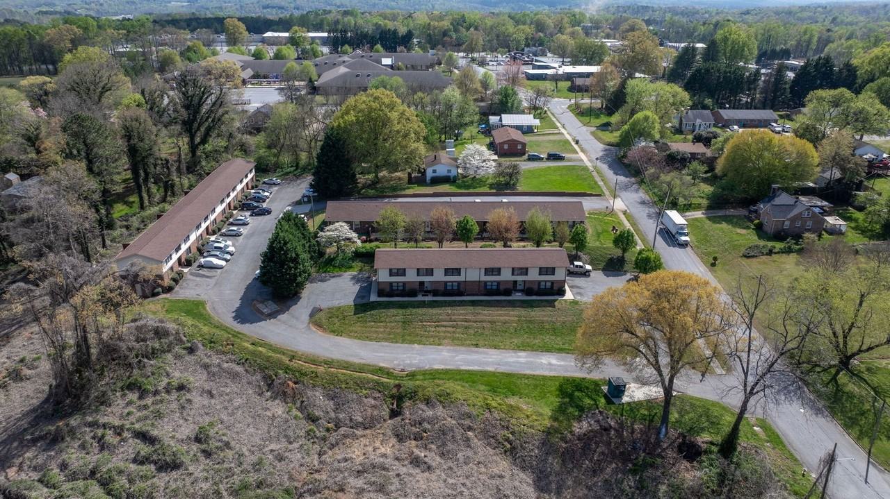 525 12th St Sw - Photo 6 of 46