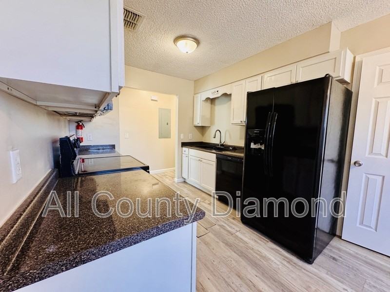 167 Lauren Ln - Photo 3 of 31