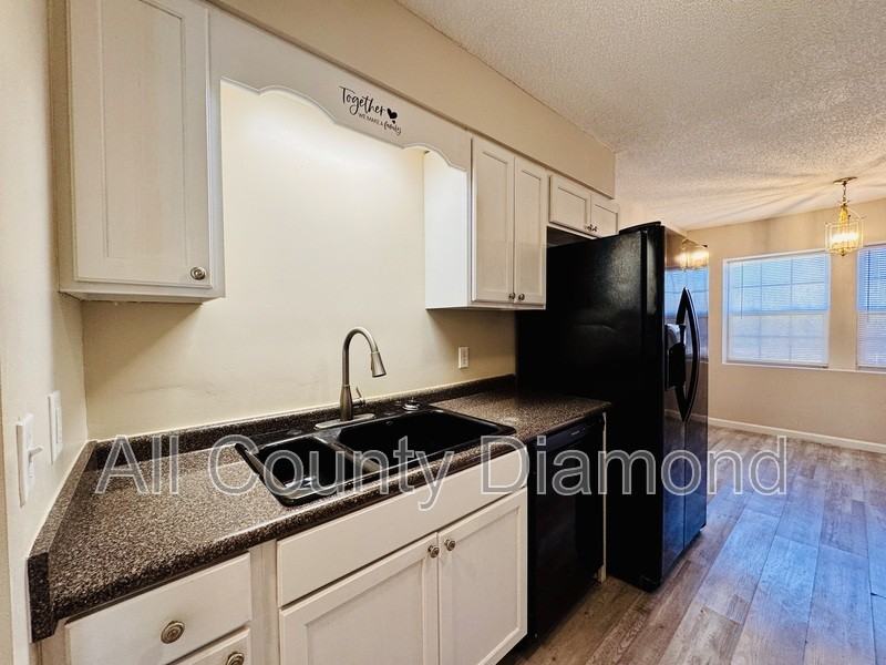 167 Lauren Ln - Photo 5 of 31