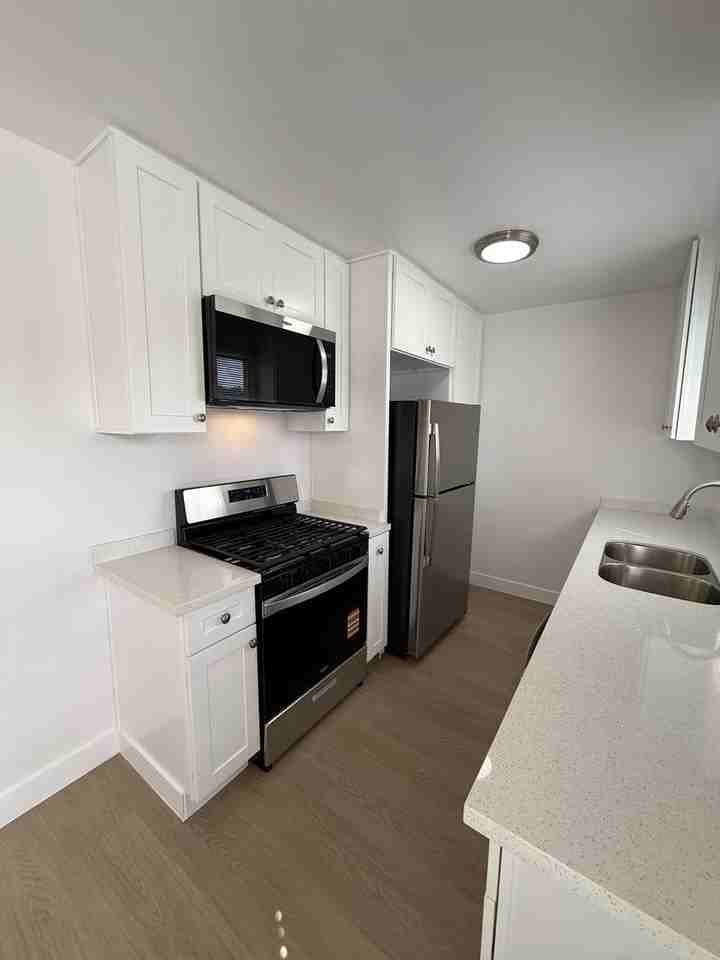 14119 Gilmore St. - Photo 4 of 17