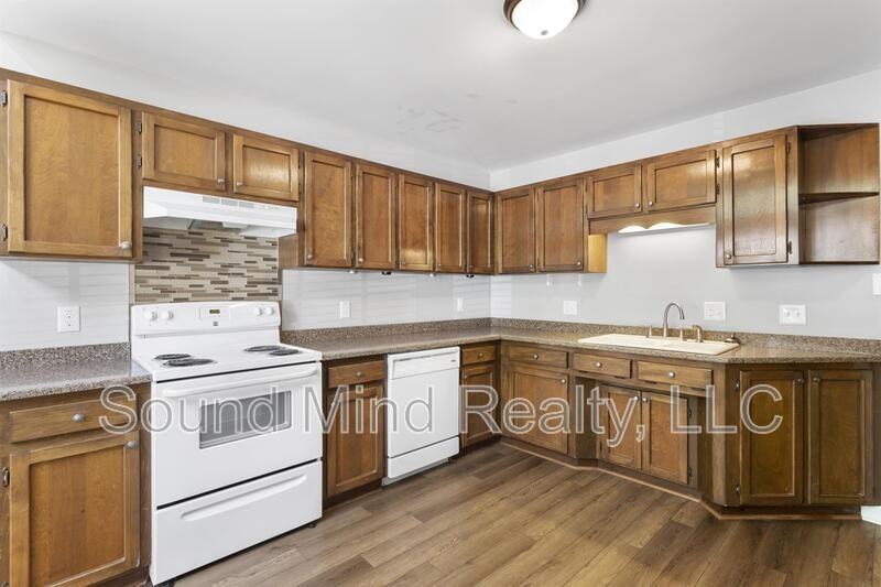 112 Lomond Ln - Photo 5 of 36