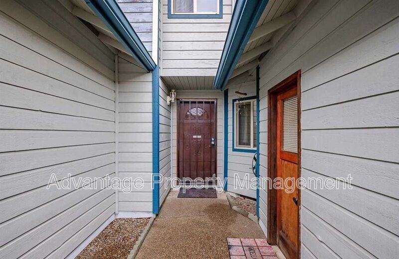 149 Ne Powderhorn Dr - Photo 2 of 24