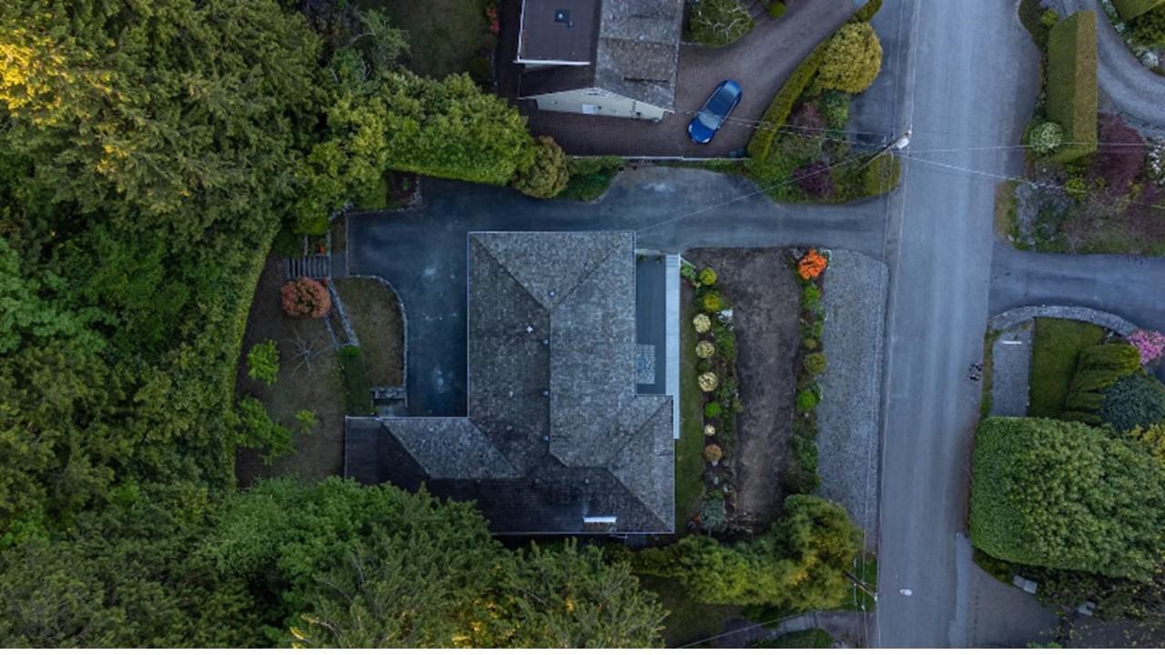 1895 Rosebery Avenue - Photo 3 of 12