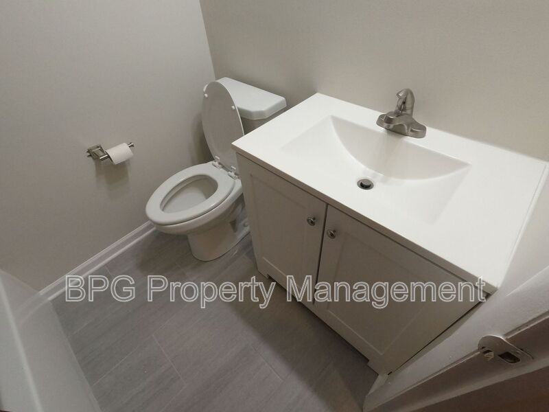 8810 Wesley Ave #203 - Photo 7 of 11