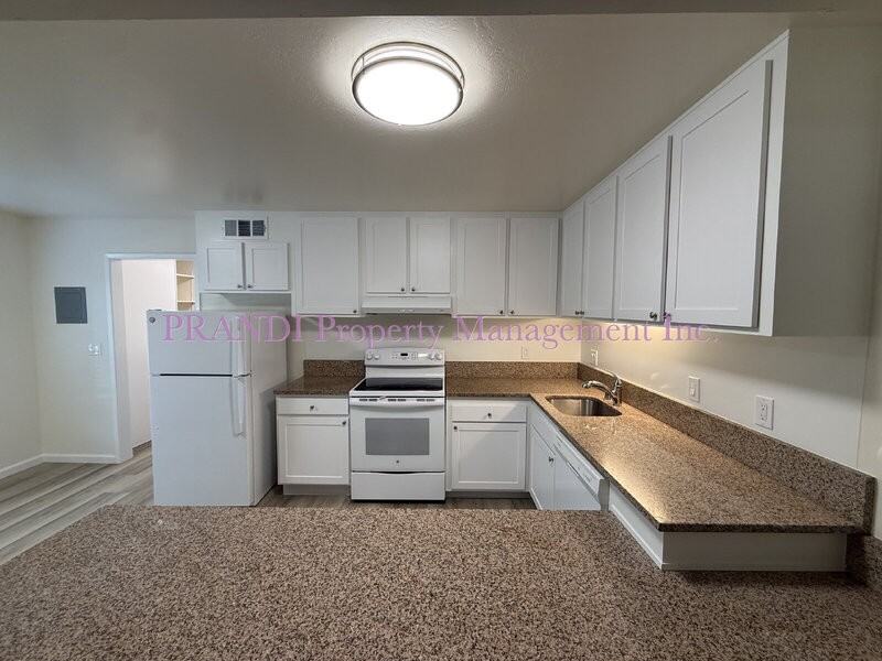 310 1st St #9 - Photo 2 of 12