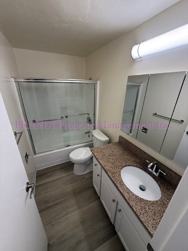 310 1st St #9 - Photo 3 of 12