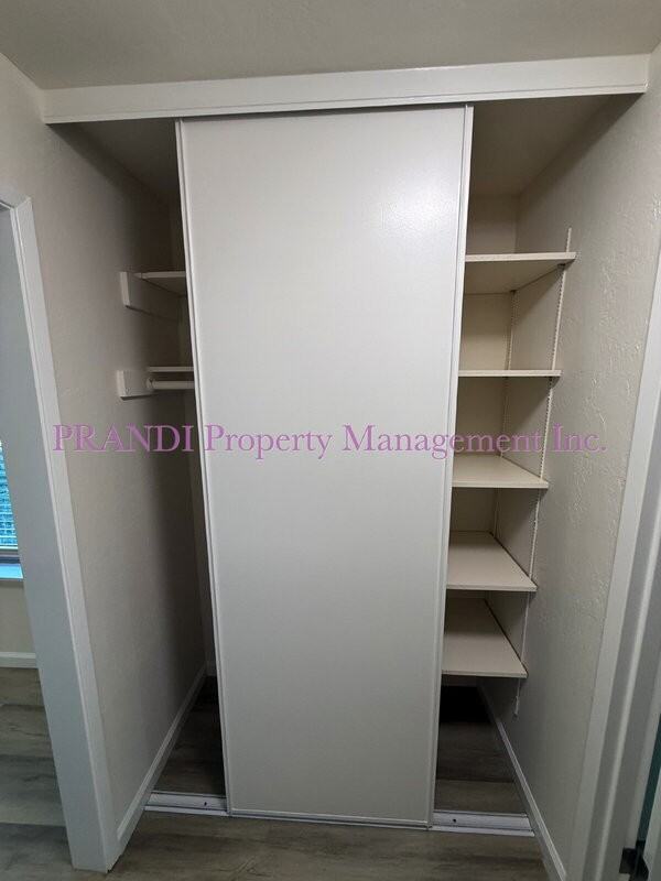 310 1st St #9 - Photo 4 of 12