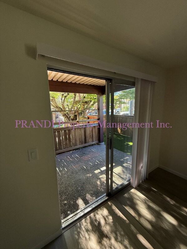 310 1st St #9 - Photo 6 of 12