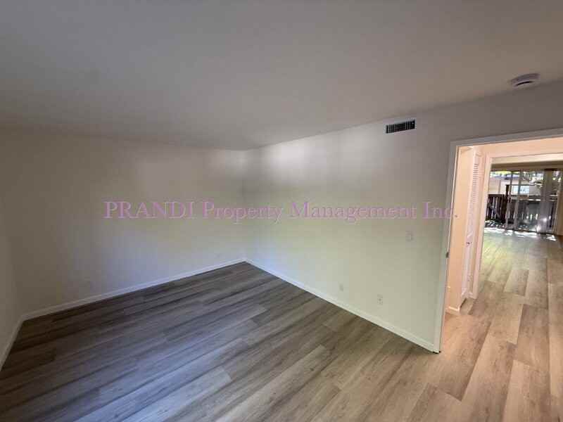 310 1st St #9 - Photo 7 of 12