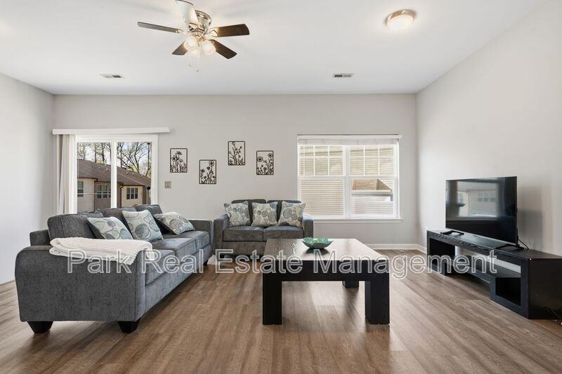 1326 Stone Manor Dr - Photo 2 of 21