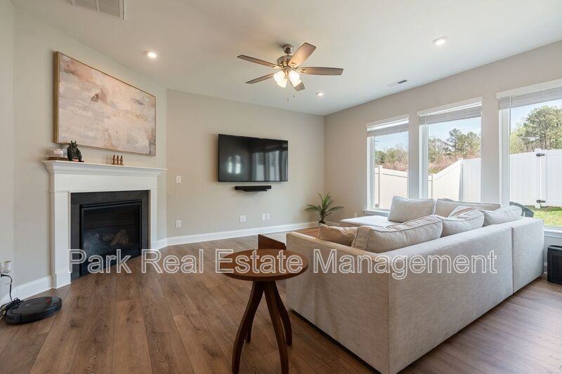 69 Balfour Run - Photo 3 of 37