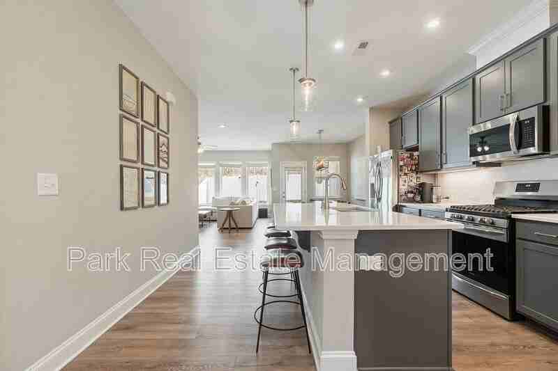 69 Balfour Run - Photo 2 of 37