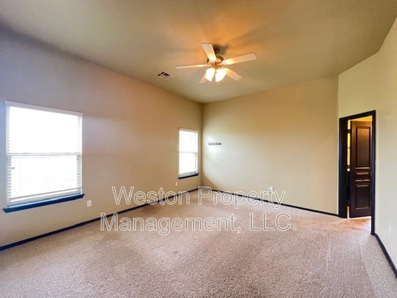 19136 Cottonwood Ct - Photo 7 of 13