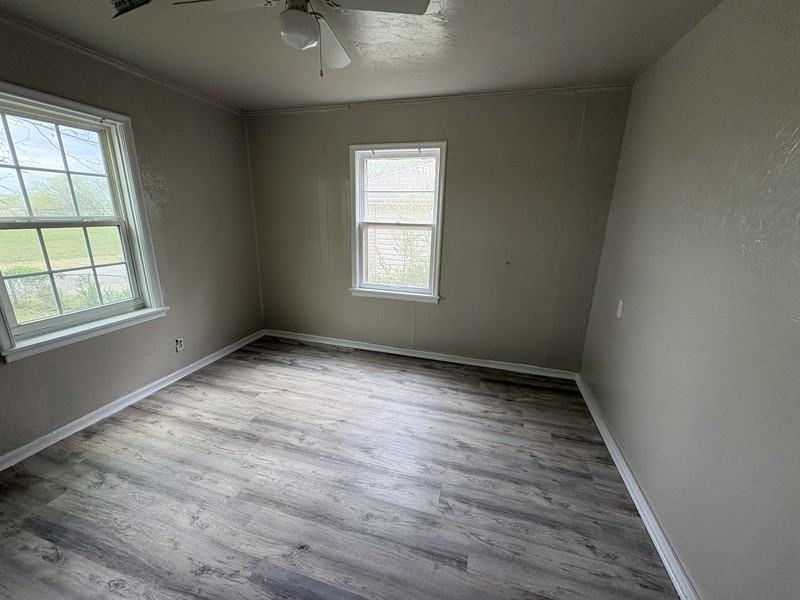 240 E 30th St N - Photo 4 of 10