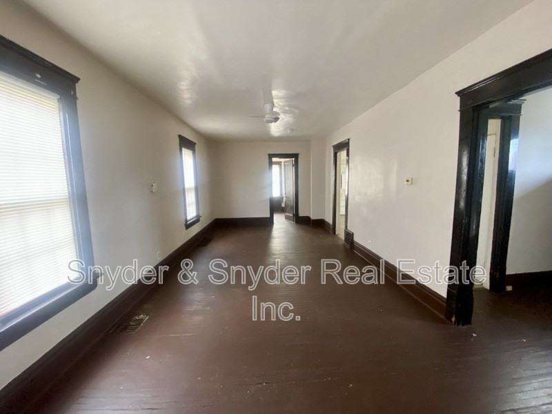 362 E South St - Photo 3 of 16