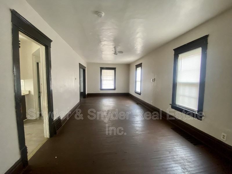 362 E South St - Photo 4 of 16