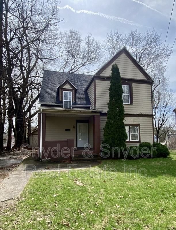 390 Doyle St - Photo 2 of 26
