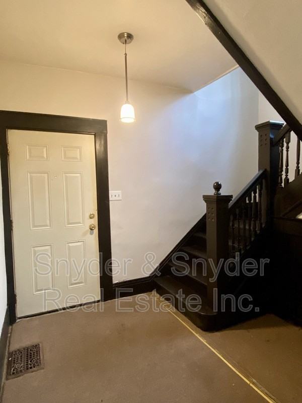 390 Doyle St - Photo 3 of 26