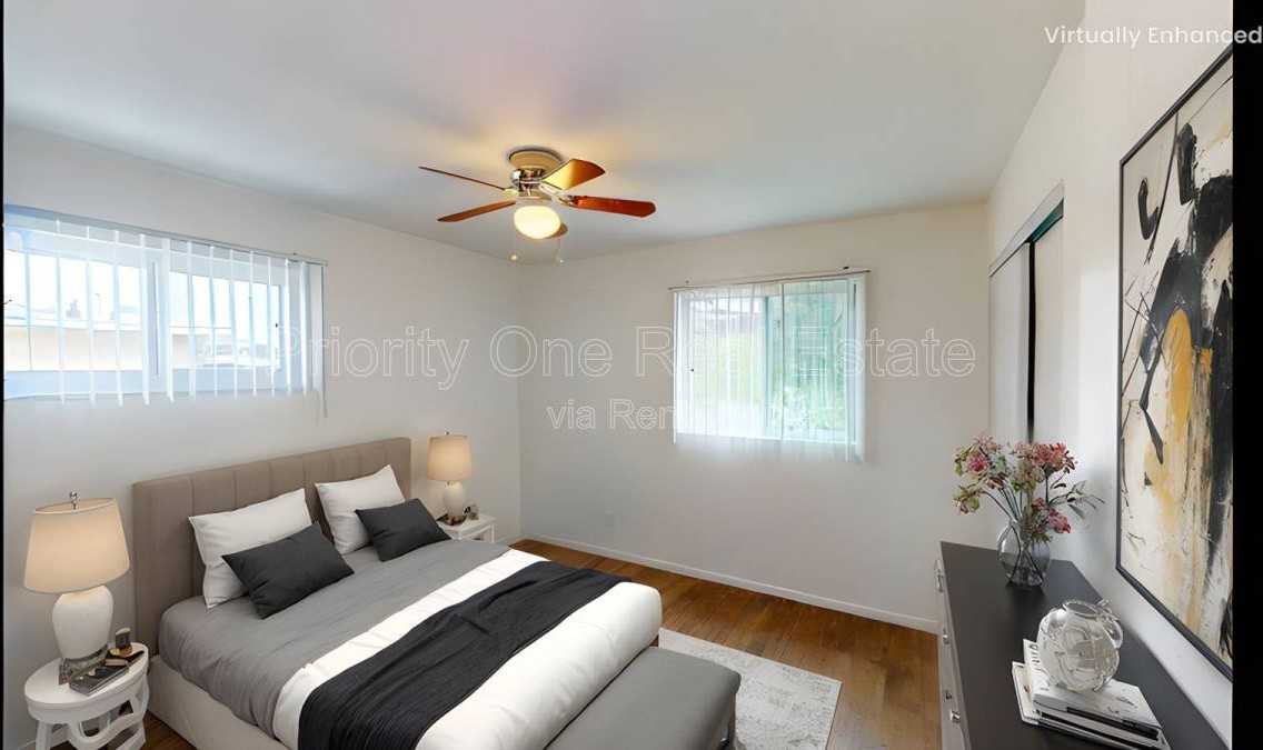 6023 Severin Dr - Photo 3 of 10