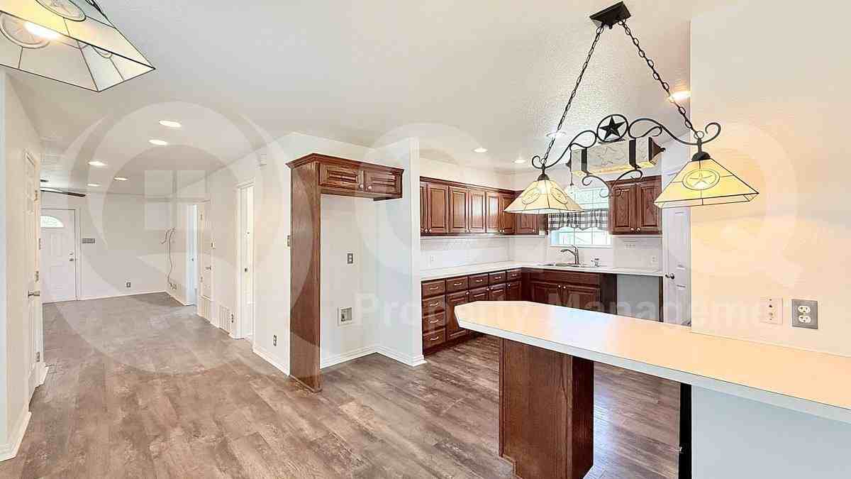 230 Clarence Rd - Photo 3 of 10