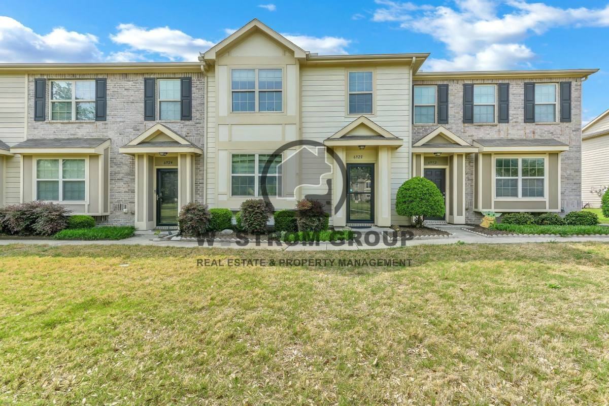 6928 Carrington Ln - Photo 3 of 10