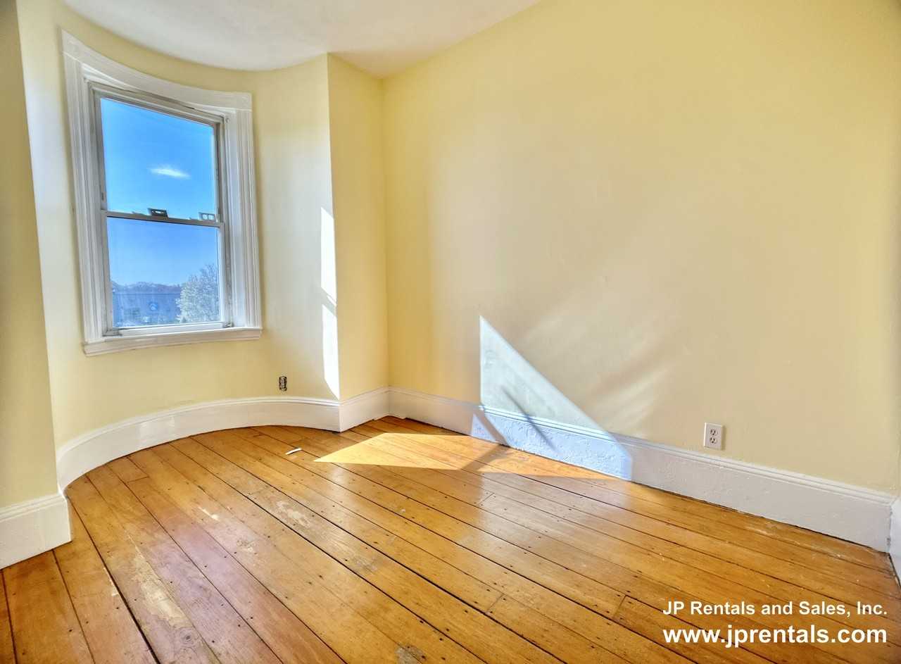 124 Day St #3 - Photo 5 of 11