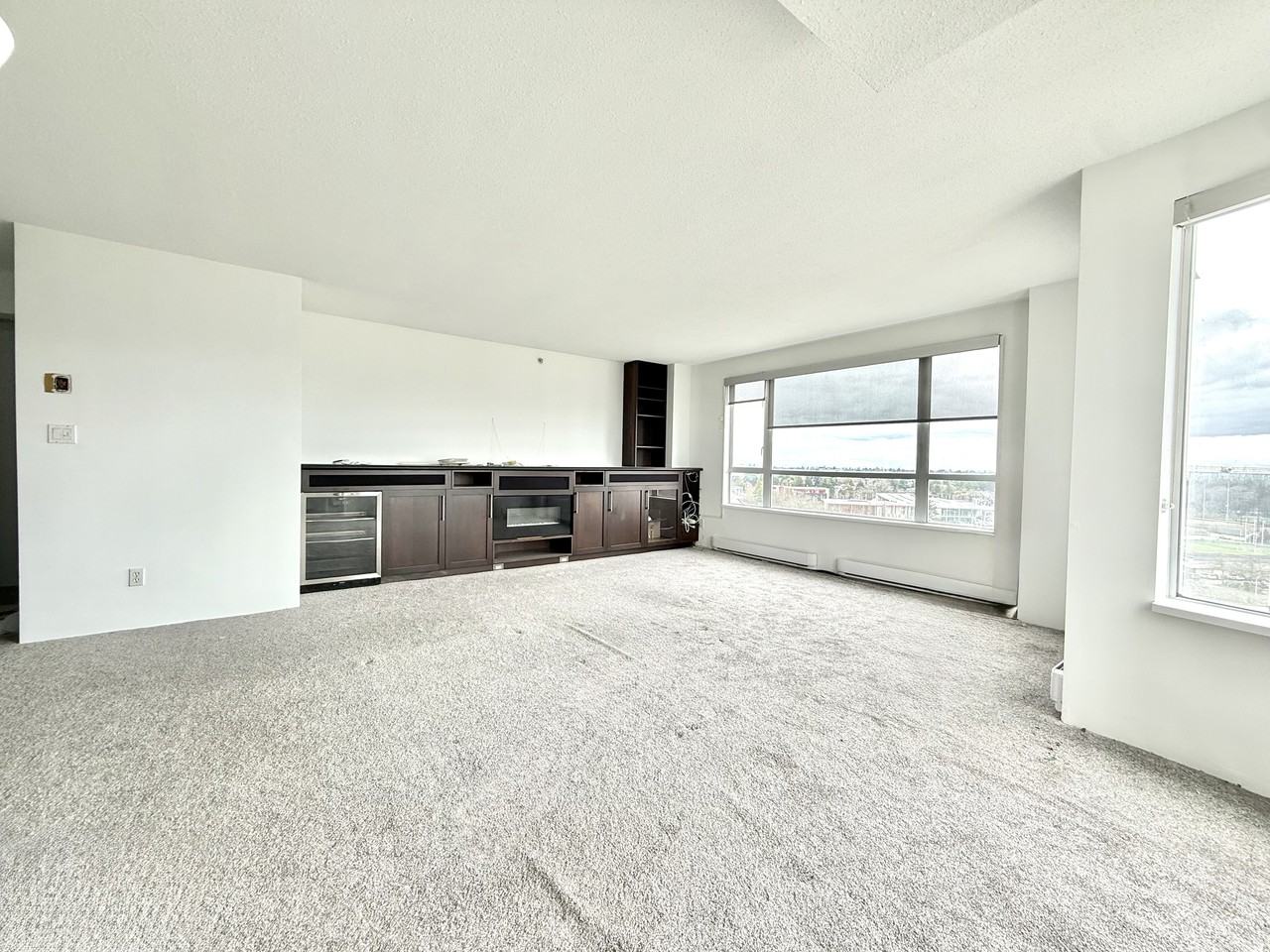 7760 Granville Avenue #13F - Photo 2 of 9